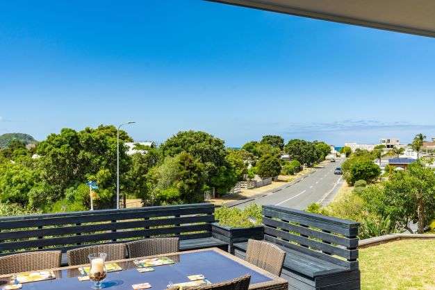 12 Holiday Crescent in Mangawhai Heads