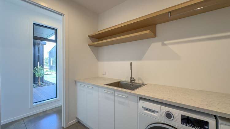 66 Reid Road Ngahinapouri_24