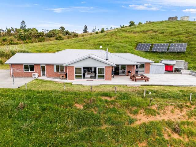 Private off grid sanctuary with panoramic views