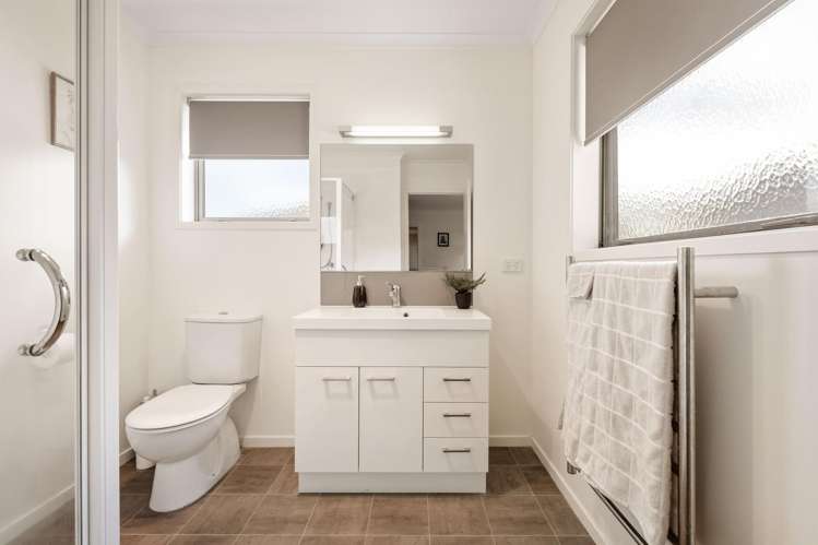 2 Austen Way Hairini_7