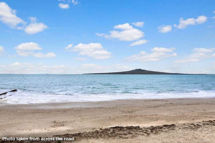 2/7 Old Lake Road Narrow Neck_13