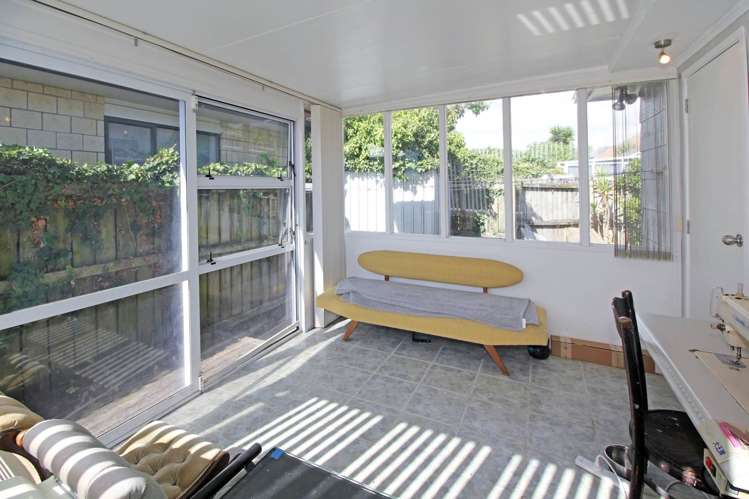 32 Holland Avenue Point England_8