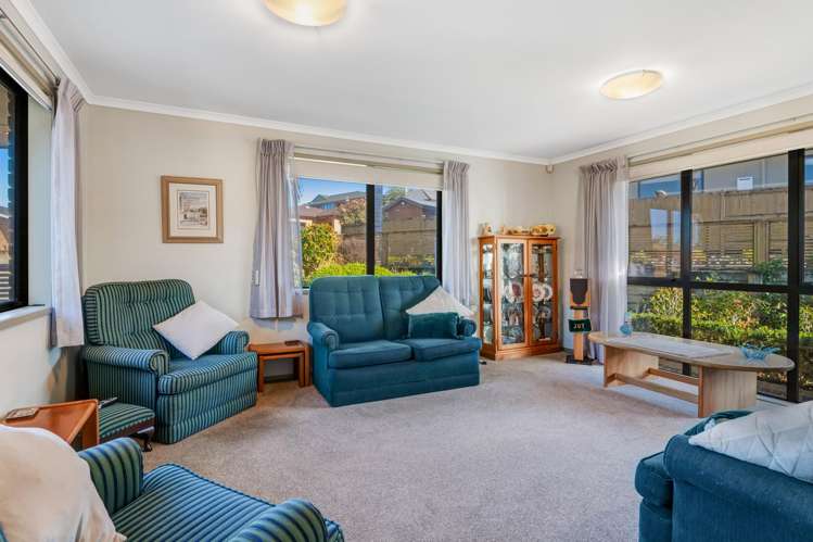 49 Chesterfield Way Orewa_5