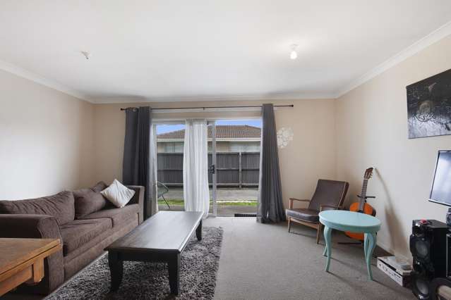 3/10 Lane Street Woolston_3