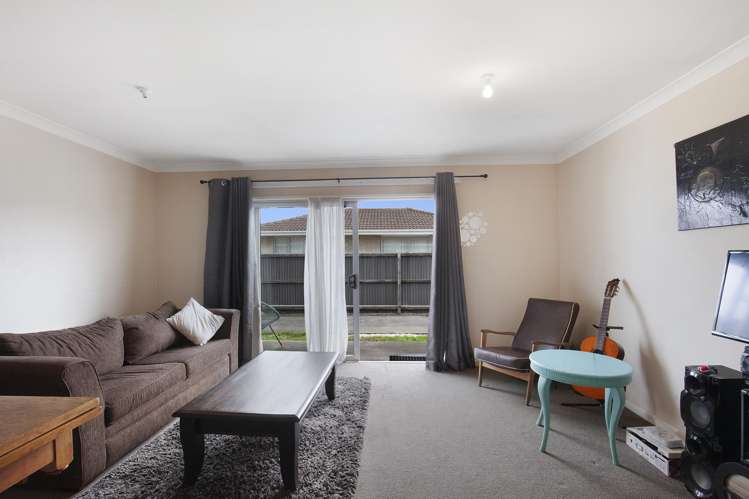 3/10 Lane Street Woolston_3