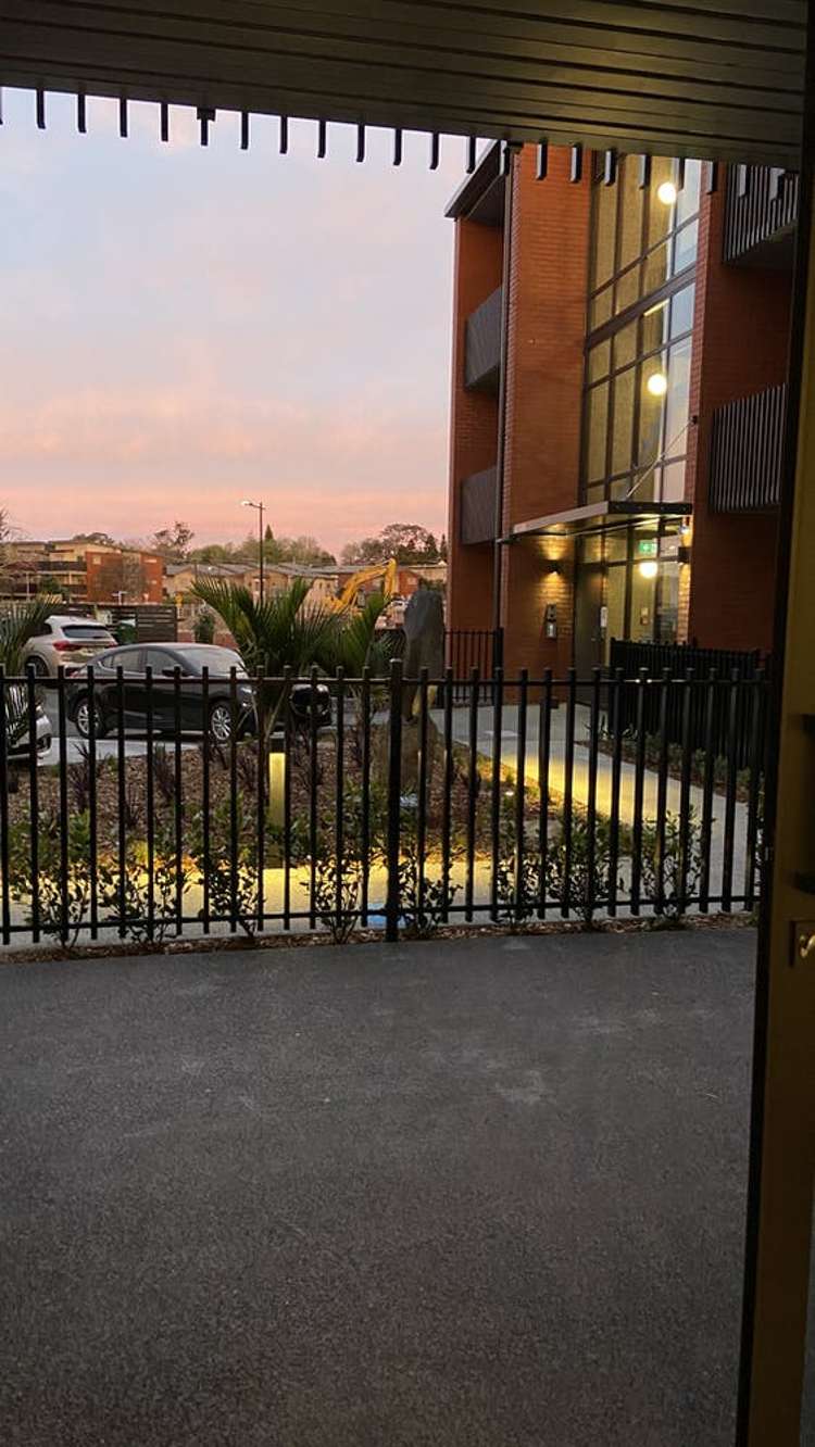 G04/10 Awataha Drive Northcote_8