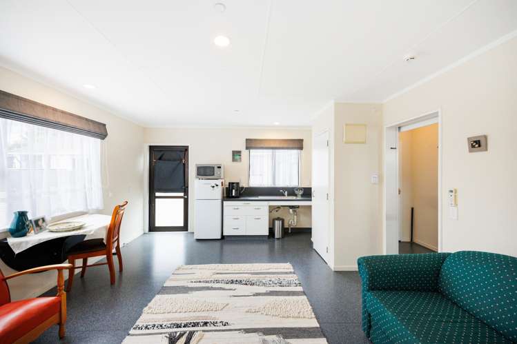 9 Bristol Crescent Roslyn_17