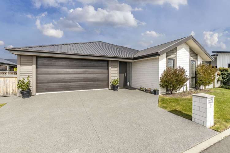 15 Grey View Grove Rangiora_24