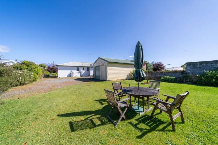 8 Sutherland Street Te Anau_17