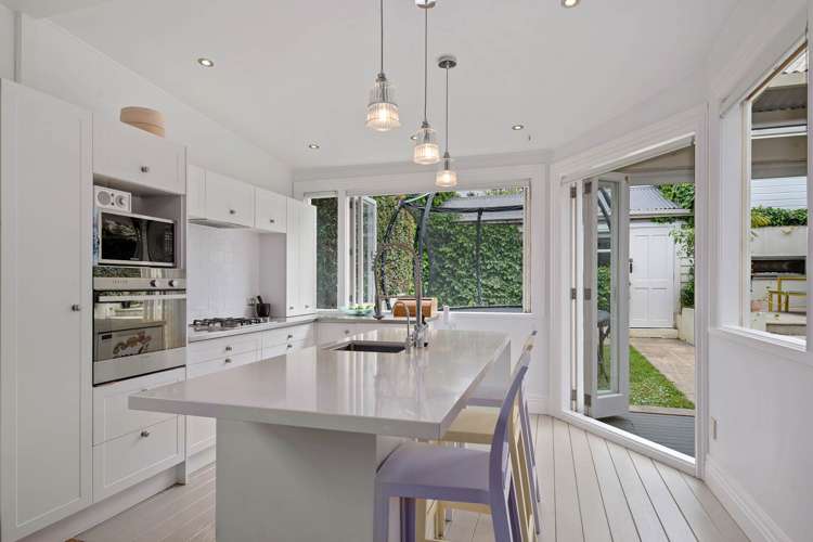 33 Church Street Devonport_13