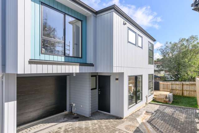 Architect-designed, Modern, North-Facing & Sun...