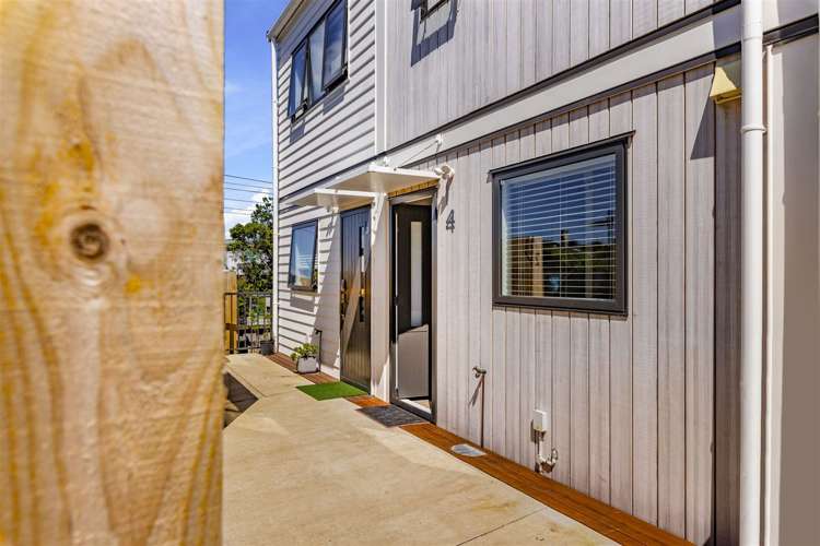 4/2 Brandon Road Glen Eden_15