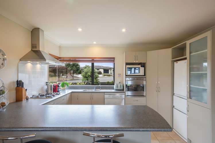 65 Quadrant Heights Paraparaumu_12