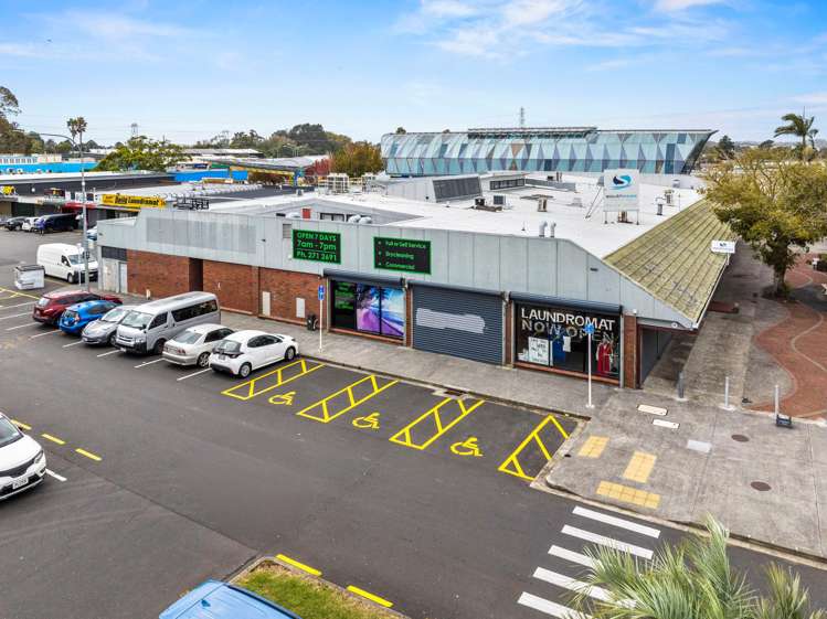 14 Fair Mall Otara_14