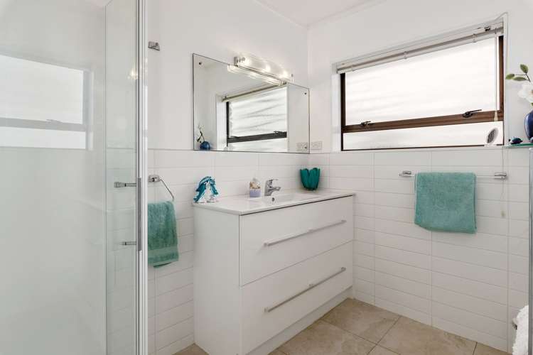 2/2 Law Street Torbay_15