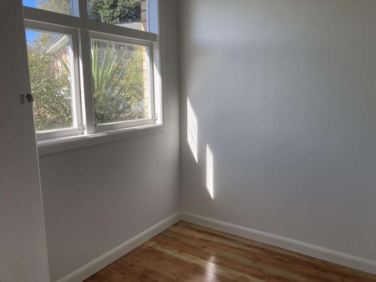 60 Flynn Road 1076_8