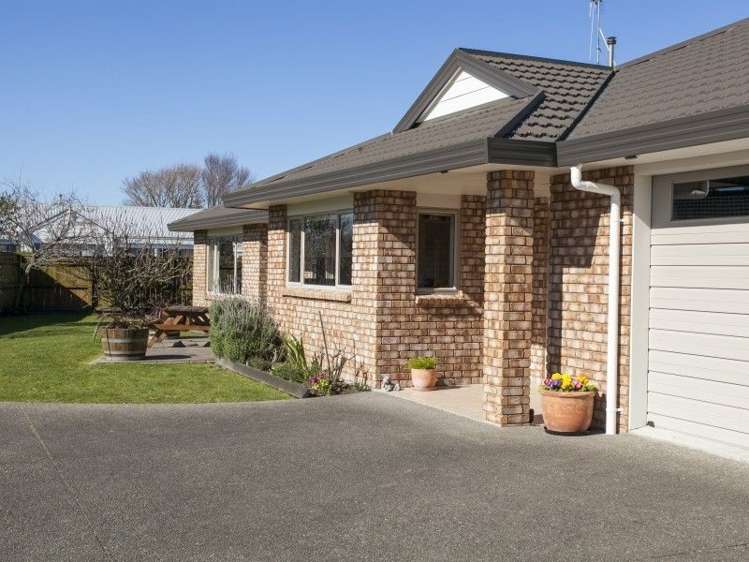 12 Brookside Close Highbury_19