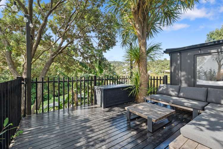 8 Fourth Avenue Onetangi_17