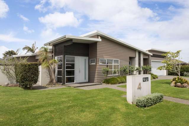 A Statement of Style in Quiet Cul-de Sac