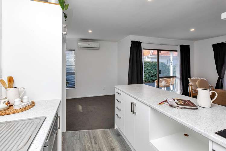 2/23 King Street Kensington_11