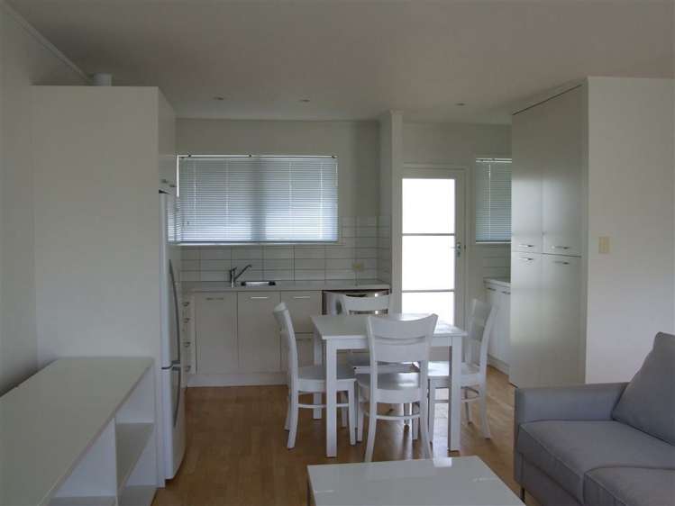 3/179 Victoria Road Devonport_3