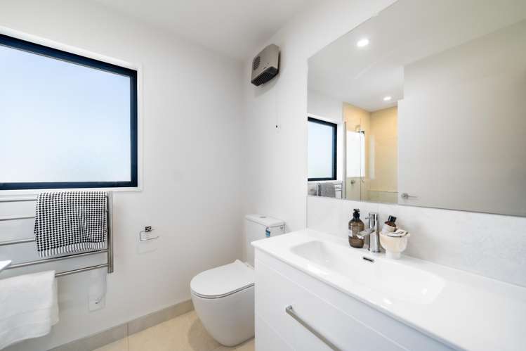 2/3 Humboldt Street Sydenham_17