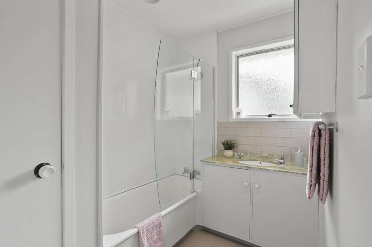 2/59 Newington Road Henderson_14