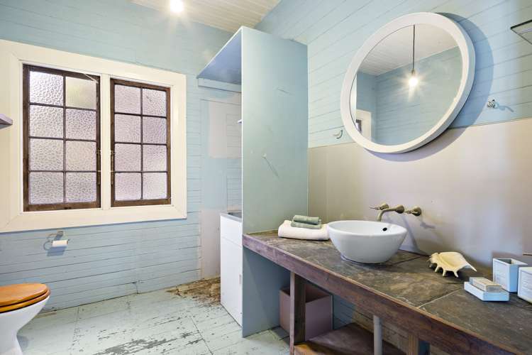 35 Ferry Road Days Bay_12