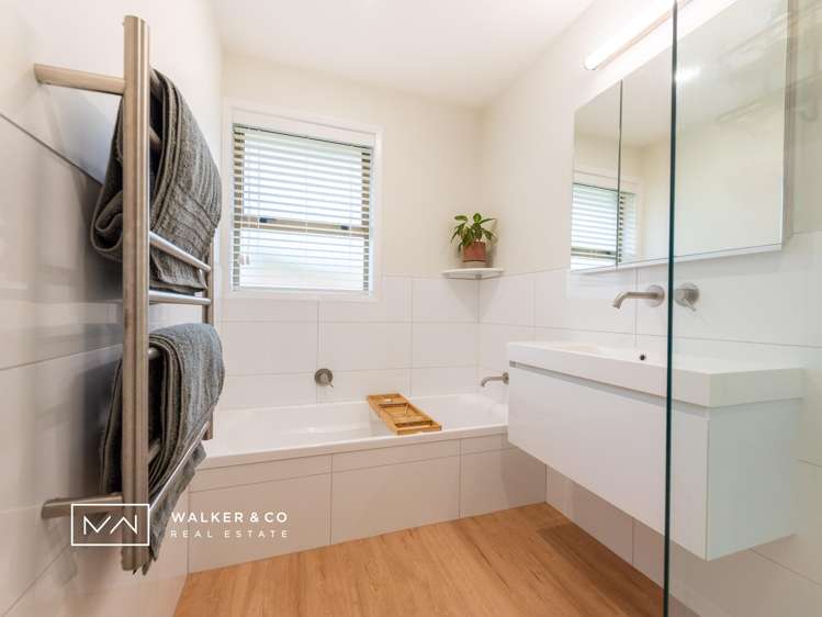 2/54 Heretaunga Square Silverstream_16