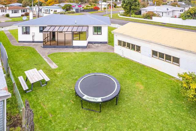 24 Selwyn Crescent College Estate_2