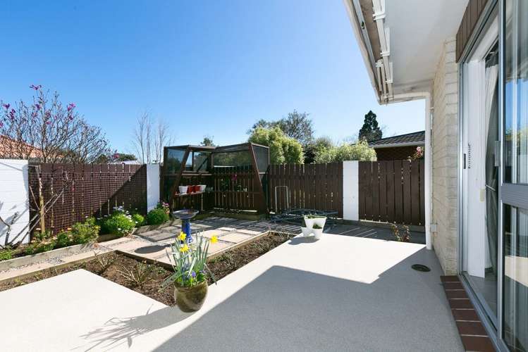 2/10 Nursery Place Westown_8