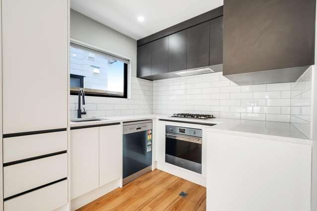 43D Mirrabooka Avenue