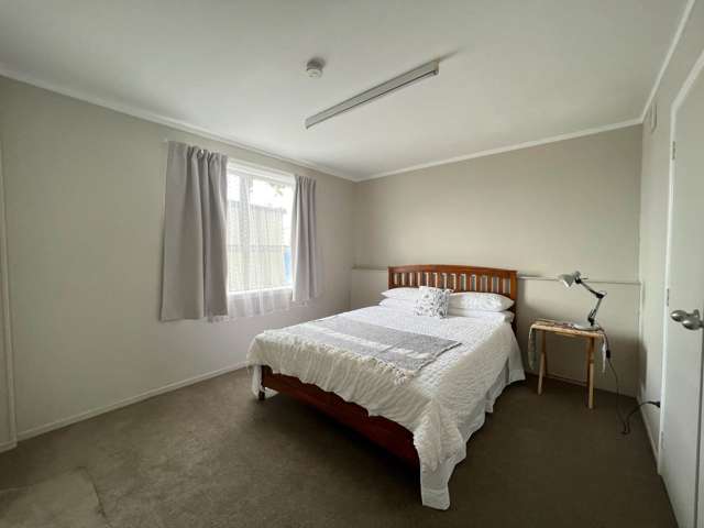 4237 Great North Road Glendene_3