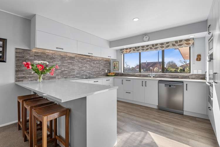 11 Kahurangi Drive Lynmore_6