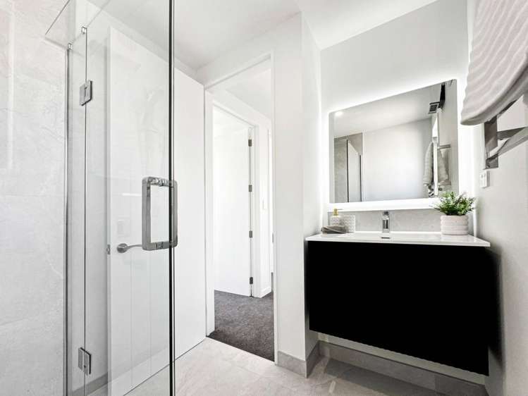 1/5 Clarence Street Addington_11