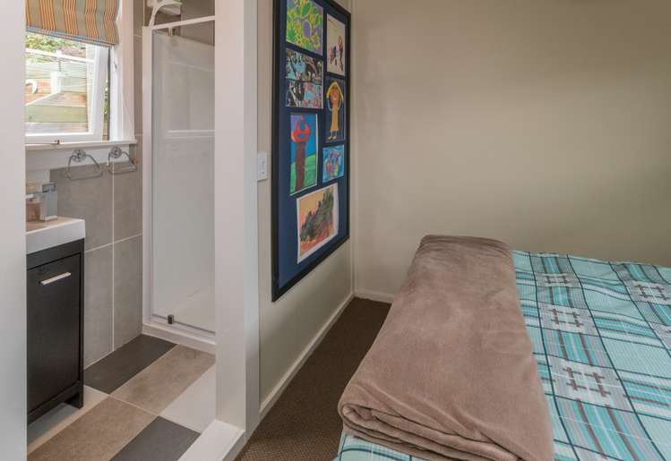 2 Main Road Luggate_18