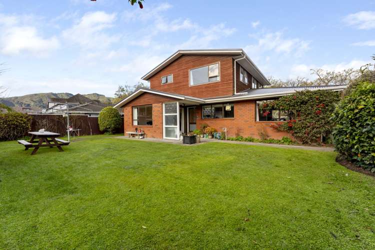 22 Mcenroe Grove Naenae_23