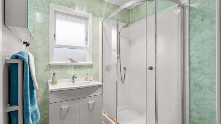 63 Divich Avenue Te Atatu South_6