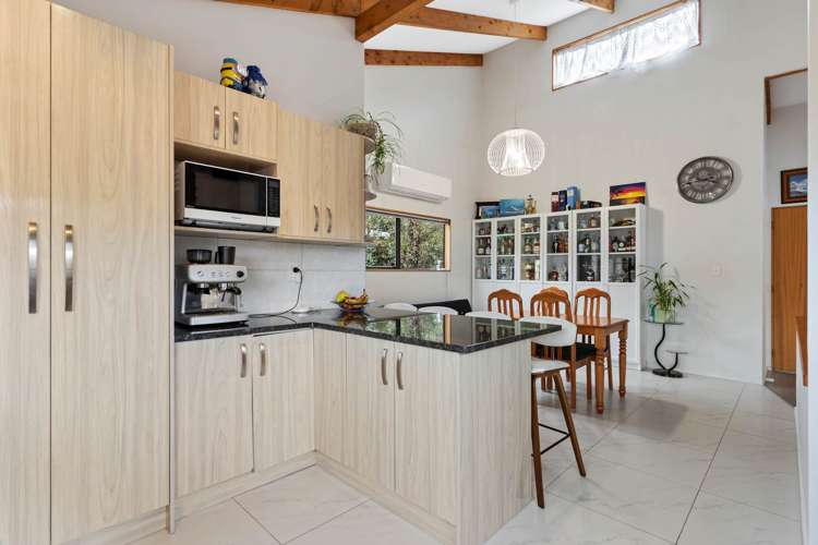 2/63 Raleigh Road Northcote_14