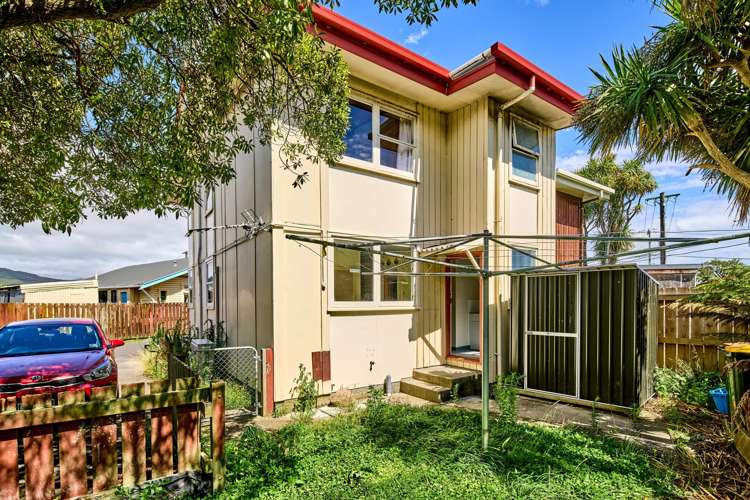 2/3 Bouverie Street Petone_9