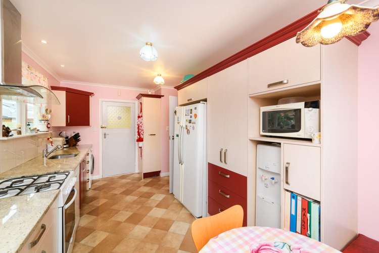 7 Exeter Crescent Takaro_8