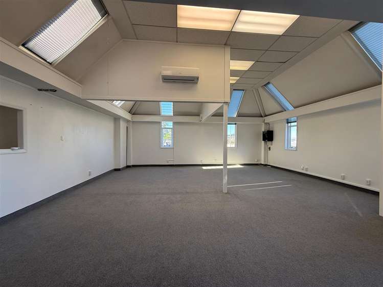 First Floor. Unit H, 31 Railway Avenue Alicetown_3