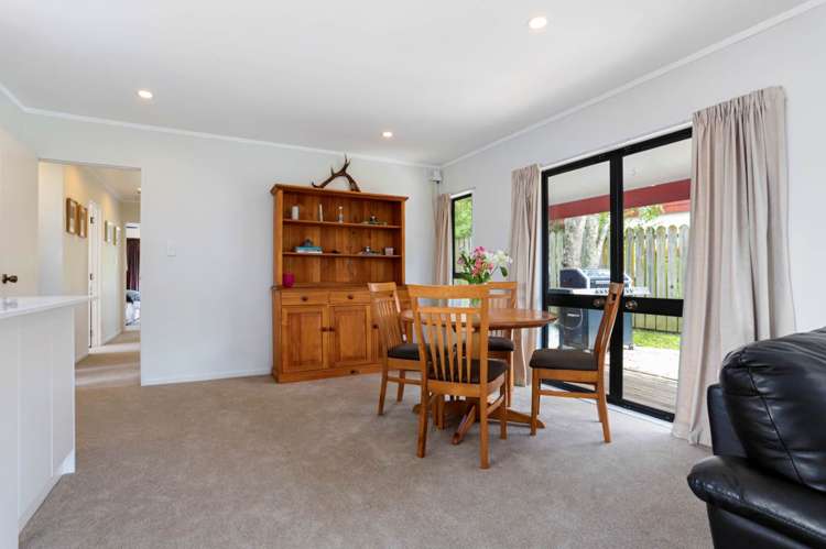 6 Thalia Place Totara Vale_6