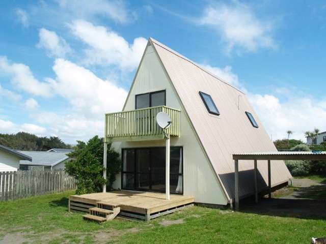 37 Scott Avenue Otaki Beach_1