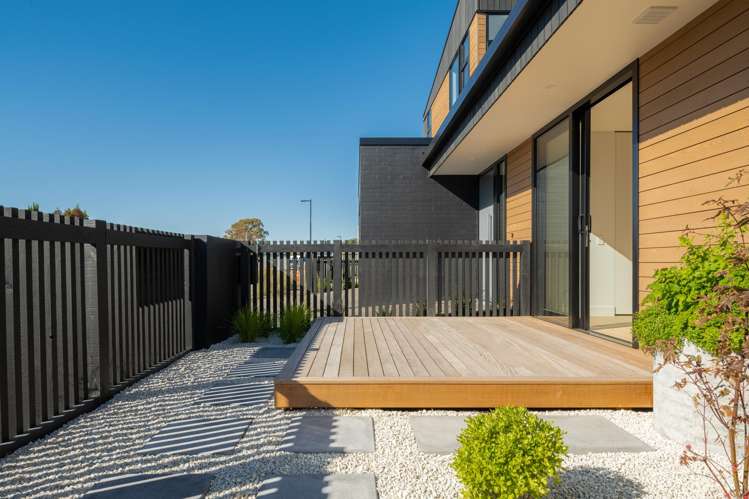 25 and 27 Blackmore Place Springlands_36