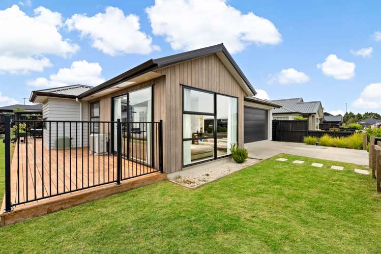 8 Kuinga Street Wainui_3