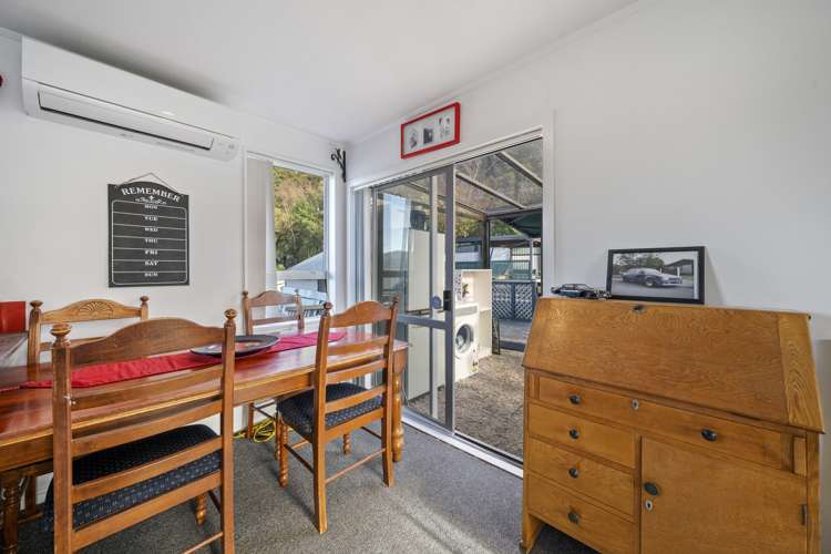 21 Newburn Grove Wainuiomata_5