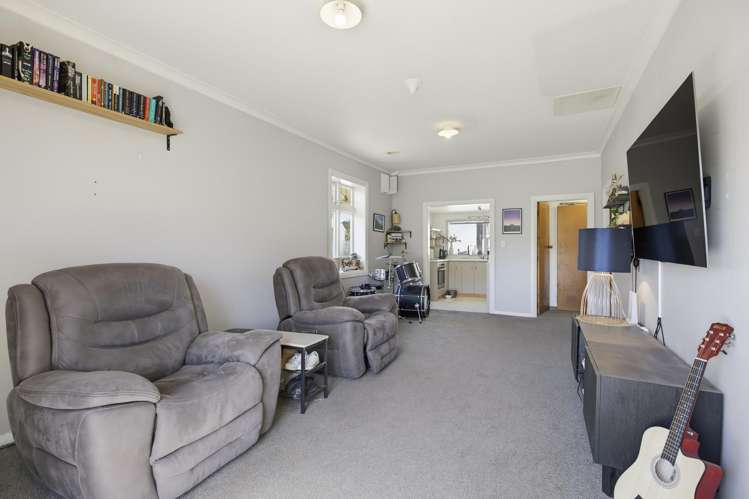 1015 Makara Road Makara_4