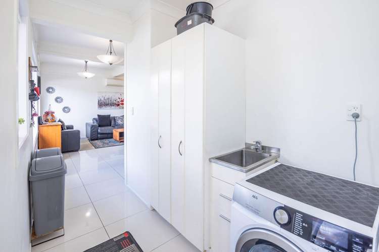 73 Cook Street Hamilton East_24