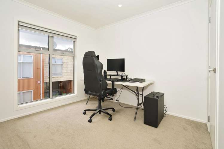 2/9 Vialou Street Hamilton Central_9